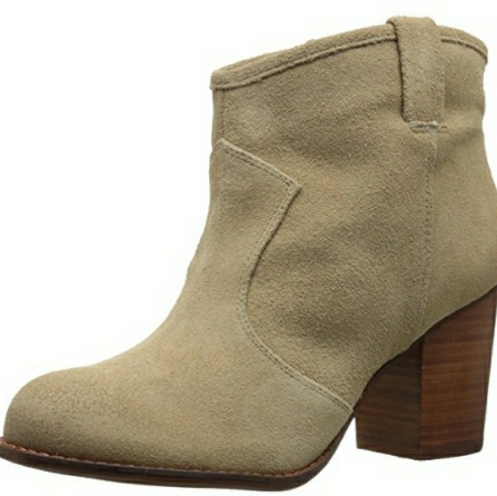 "Lakota" ankle booties